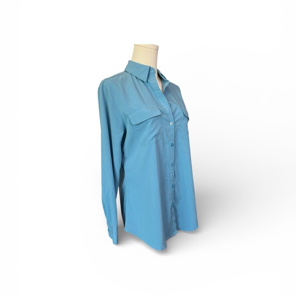 EUC Chico’s classic soft button-down blouse – powder blue – size 0 (S) - Picture 3 of 8